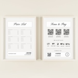 Op de afbeelding: Een wit ingelijst bord met een zwarte prijslijst en bedrijfsinformatie. Het bord bevat ook sociale media-pictogrammen en een websiteadres. Een tweede wit ingelijst bord met een zwart gedeelte om te scannen om te betalen. Het bord bevat QR-codes voor Cash App, Venmo en Paypal. Het bevat ook pictogrammen voor contant geld, creditcard, Paypal, Apple Pay en Google Pay. Het bord bevat een QR-code voor contactgegevens, sociale media-pictogrammen en een websiteadres.