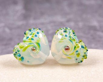 Handgefertigtes kleines Herz Perlenpaar - Frühlingsgrün