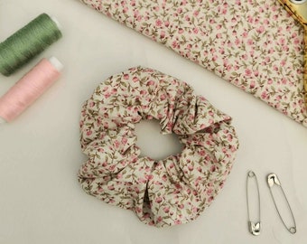 Little Pink Flower Scrunchie, Floral Scrunchies, Pink Flowers Scrunchy