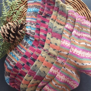 Chaussettes en laine tricotées à la main : fil à motifs colorés, taille S-M