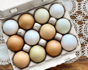 White Vintage Egg Cartons - Classic 3x4 Style Holds 12 Large Eggs, Sturdy Design Made from Recycled Cardboard (25, 75 and 200 Pack)