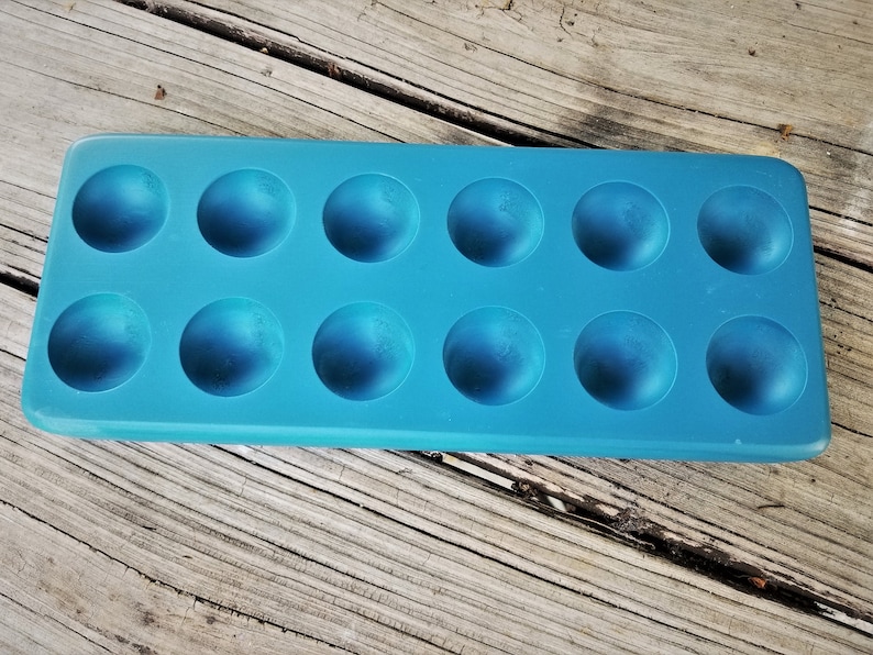 Henlay Decorative Blue Egg Storage Tray Wooden Egg Holder for Refrigerator, Kitchen Counter, Serving, or Display. image 4