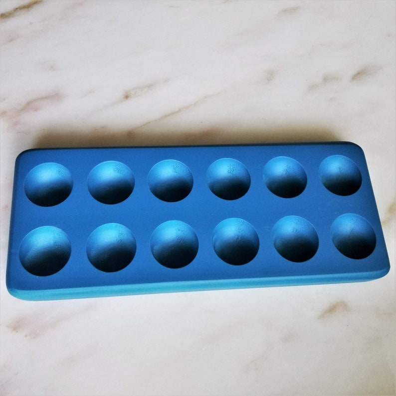 Henlay Decorative Blue Egg Storage Tray Wooden Egg Holder for Refrigerator, Kitchen Counter, Serving, or Display. Blue