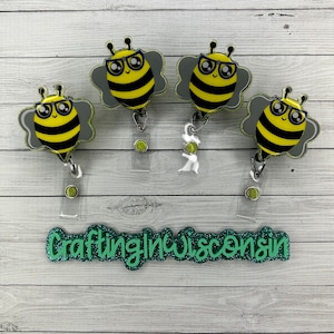 Bee with glasses badge reel, glitter badge id card holder, animal bee retractable badge reel, cute badge holder, gift for her, bee badge