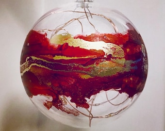 The Big Red And Gold One - Bola de vidro com tinta de álcool e luzes de cobre