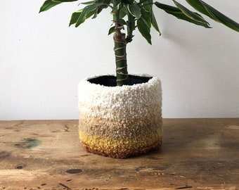 Sandstone Tufted Plant Pot - White Sand Ochre (Medium Size)