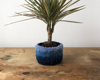 Azurite Tufted Plant Pot - Azurite Blue Gradient (Extra Small Size)