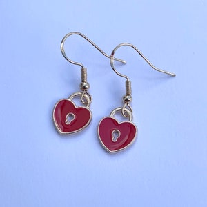 Boucles d'oreilles coeur cadenas, bijoux minimalistes, boucles d'oreilles délicates, cadeau pour elle, cadeau romantique image 10