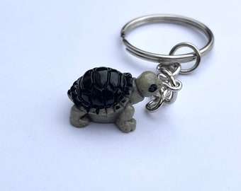 Small tortoise keyring, tortoise lover gift, novelty keychain, cute gift