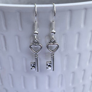 Dainty key earrings, minimalist jewellery, dainty earrings, downtown jewelry, gift for her