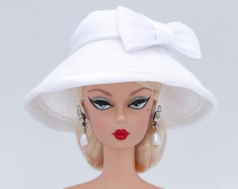 Sombrero para muñeca de moda, fieltro y cinta de satén, escala 1:6