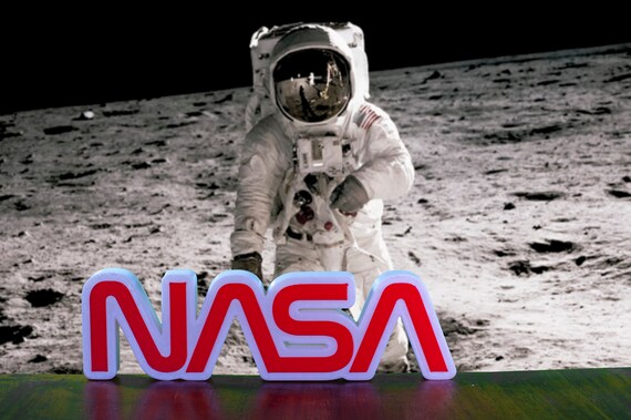 New NASA Worm 3D Printed Display Plaque Red and White - Etsy
