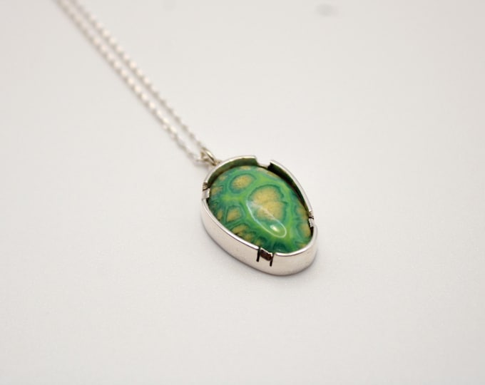 Pendentif Pétale en Coquille