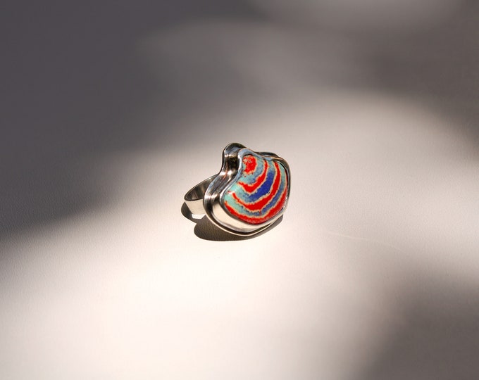 "Rocher" enameled ring