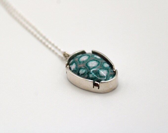 Pendentif Pétale en Coquille