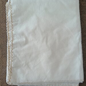 Dupatta de créateur blanc avec bordure en dentelle Kingri|Dupatta blanc uni tissé kota| Dupatta blanc Self Checks| Étole blanche