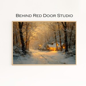 Peut inclure: Peinture encadrée d'un paysage hivernal. L'œuvre représente une route enneigée menant à une cabane chaleureuse au milieu d'arbres enneigés. Le texte "BEHIND RED DOOR STUDIO" est en haut.