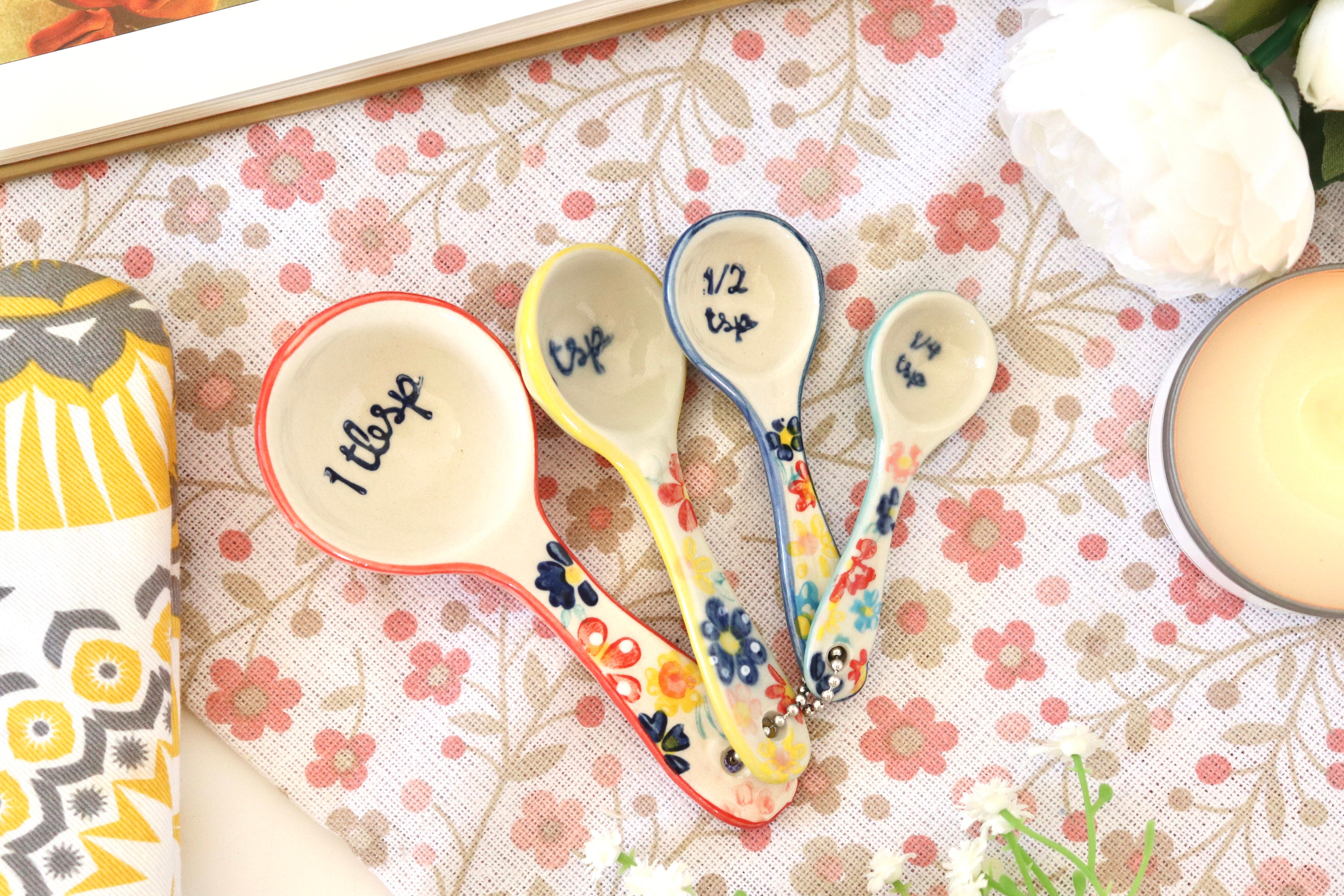 Set Di Cucchiai Dosatori In Ceramica A Tema Cane - 4 Pezzi (1 Cucchiaio, 1 Cucchiaino, 1/2 E 1/4) Per Cottura E Cucina, Regalo Per Amanti Dei Cani
