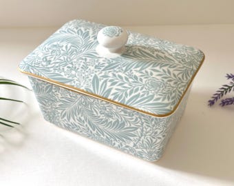 Butter Dish with Lid, Ceramic Butter Dish, Butter Crock, William Morris, Blue Floral Butter Keeper, Kitchen Decor, Farmhouse Decor, Gift