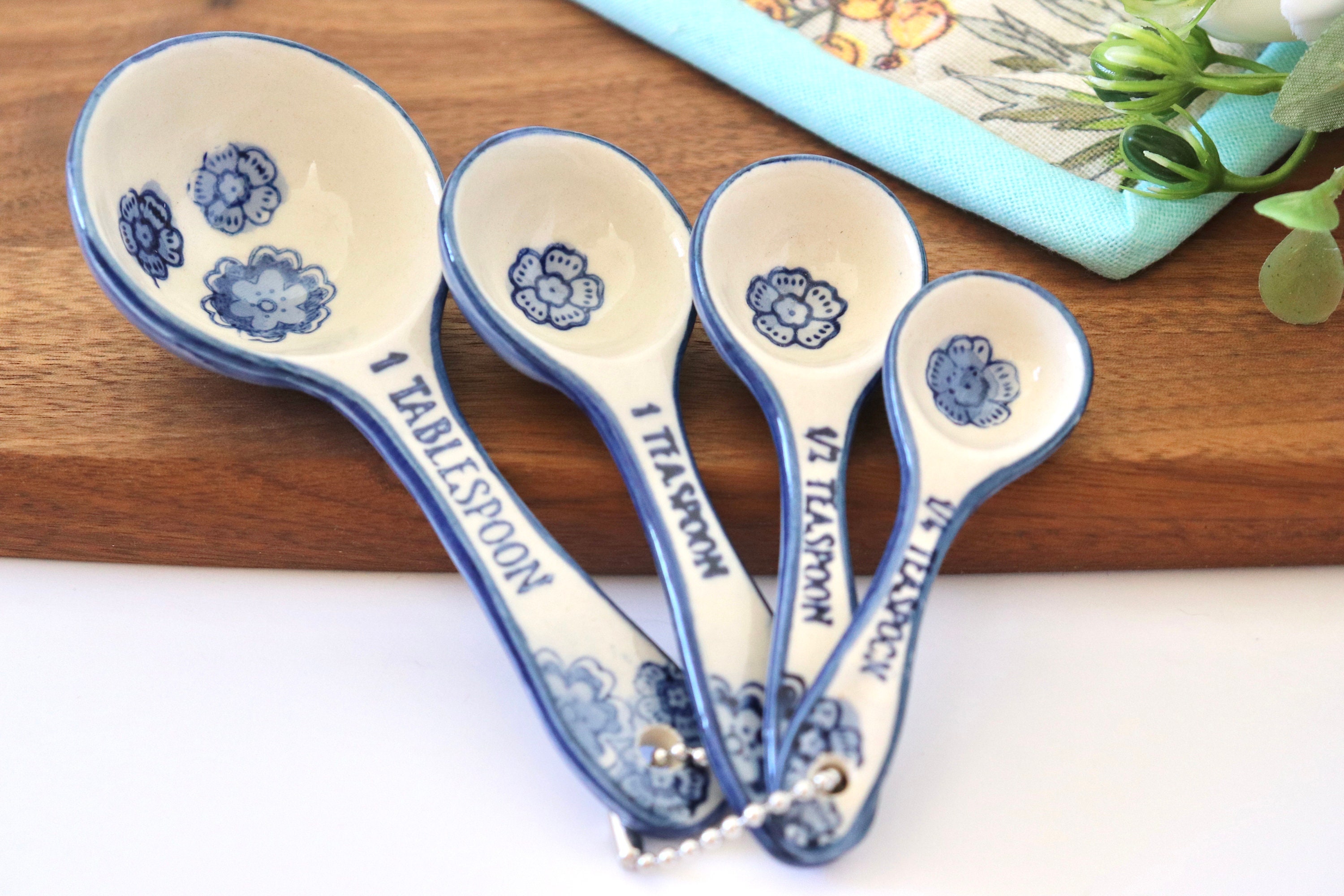 Blue Ceramic Kitchen Mason Jars Set - Vintage Kitchenware Set - Ceramic  Measuring Cups, Measuring Spoons & Spoon Rest - Retro & Farmhouse Decor 