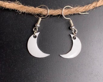 Boucles d’oreilles en crochet à hameçon simple blanc blanc rétractable dink croissant de lune fait à la main