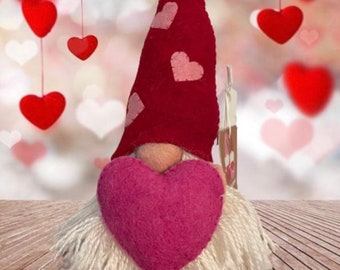 Valentine gnome