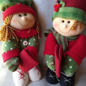 Avon Collectible Christmas Carolers - Pair