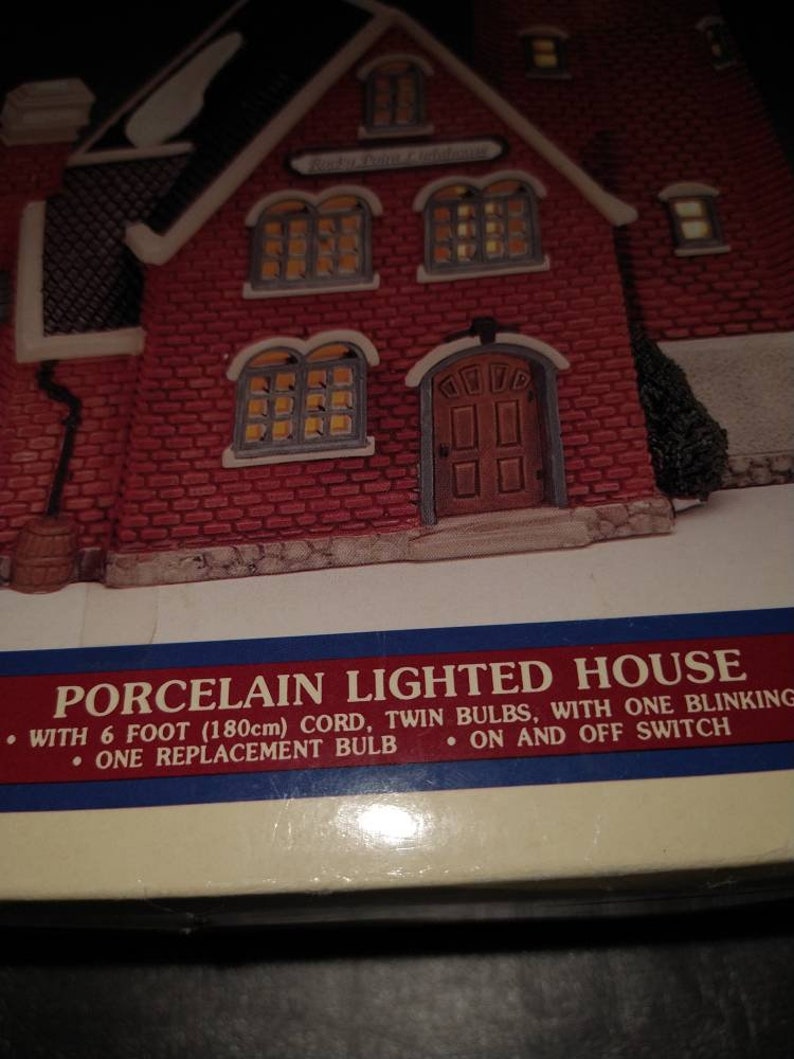 Lemax 1997 Plymouth Corners Porcelain Rocky Point Lighted House NOS