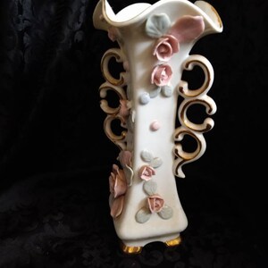 Gold Detailed Pink Roses Bone China Flower Vase
