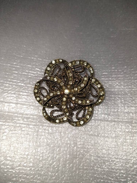 1950s HAR Floral Swirl Brooch - image 1