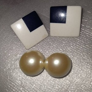 80s Era Stud Earrings 'Pearl' & Blue/White Square image 2