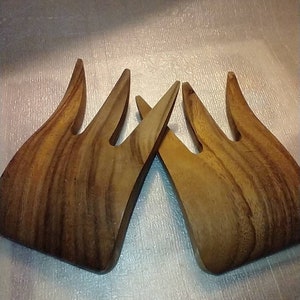 Ironwood Gourmet Acacia Wood Bear Claws- Pair