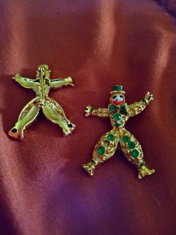 Gold Tone & Green Gem Clown Brooch - image 2