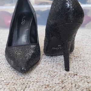 Size 39 black Aldo sequin pump