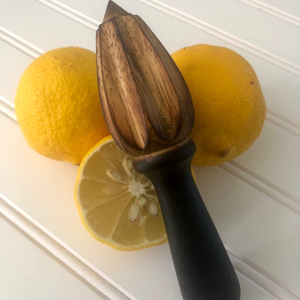 Citrus Reamer - Wooden Juicer - Citrus Juicer - Bartender Tools - Cooking - Baking - Cocktails - Housewarming Gift - Gift for Bakers