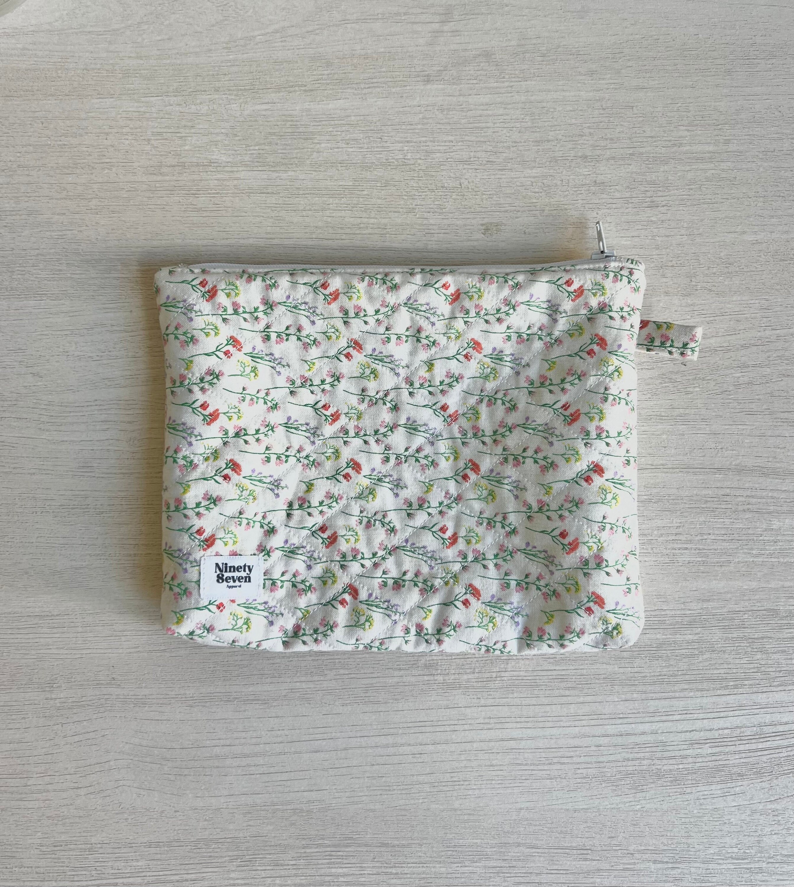 Arizona Bloom Quilted Zipper Pouch NCU0NNT2423
