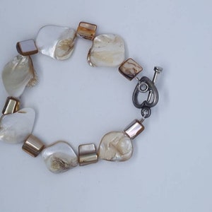Handmade bracelet, handcrafted bracelet, seashell bracelet, beach jewelry, bracelet, bracelets, seashell cut bracelets, handmade boho bracel