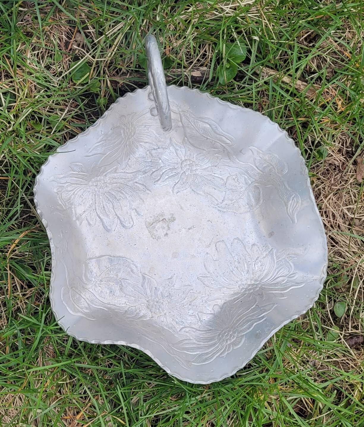 Vintage hammered aluminum candle holder tray, hammered aluminum, candle holder, dish, tray, vintage, home decor, camping supplies, floral