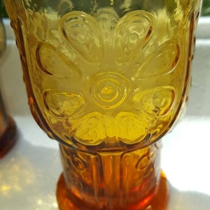 Vintage amber 1970s tumblers, flower power glasses, libby 70s flower pedestal tumblers, retro drinking glasses, antique glass set, tumblers