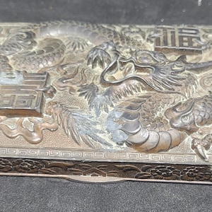 Vintage metal Dragon Lid