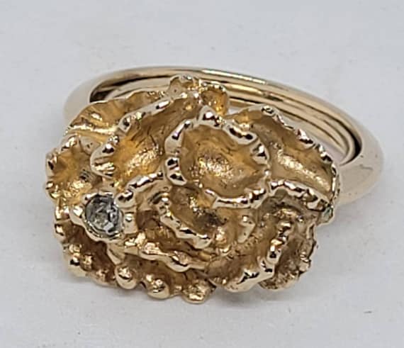 Avon flower ring top