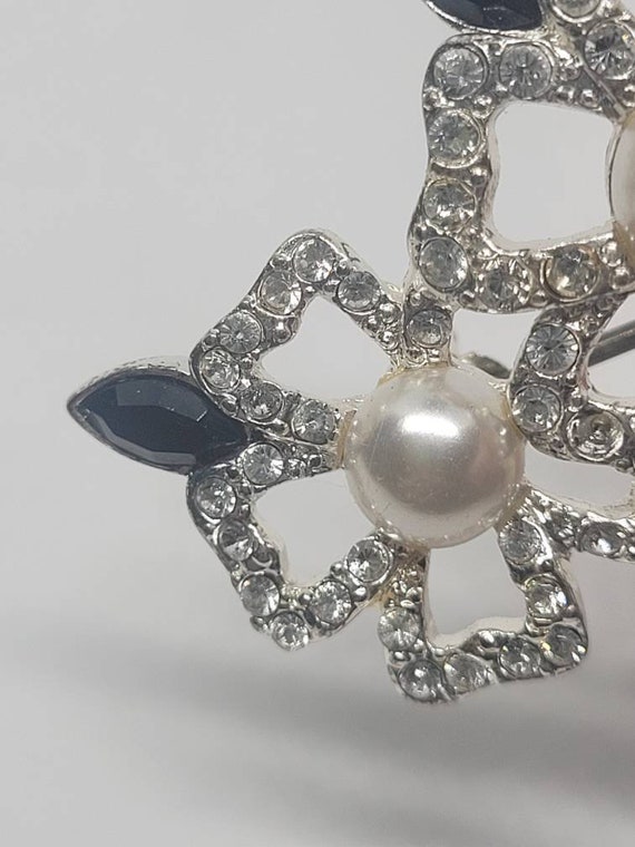 Vintage brooch pin, pearl rhinestone flowers anti… - image 3