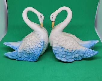 Vintage, porcelain figurines, vintage figurines, ucgc made Taiwan, swan, swans, pair of swans, white swans, collectible, antique, gift ideas