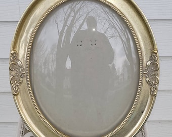 Vintage convex glass oval guilded wood tabletop frame, picture frames, free standing frame, tabletop frame, memories, gift idea, mothers day