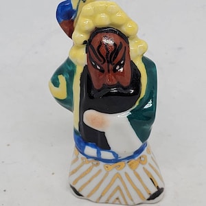 Vintage handpainted porcelain Guan Gong Chinese warrior figurine, vintage, collectibles, Guan gong, Guan yu, military general, figurine asia