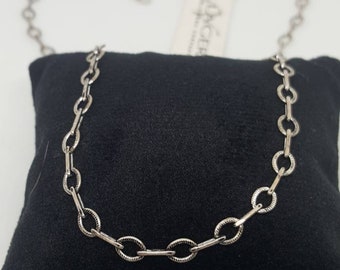 Vintage silver necklace, Silver 1980s fashion chain, Liz claiborne, necklace, necklaces, retro necklaces, vintage chains, Claiborne fashio