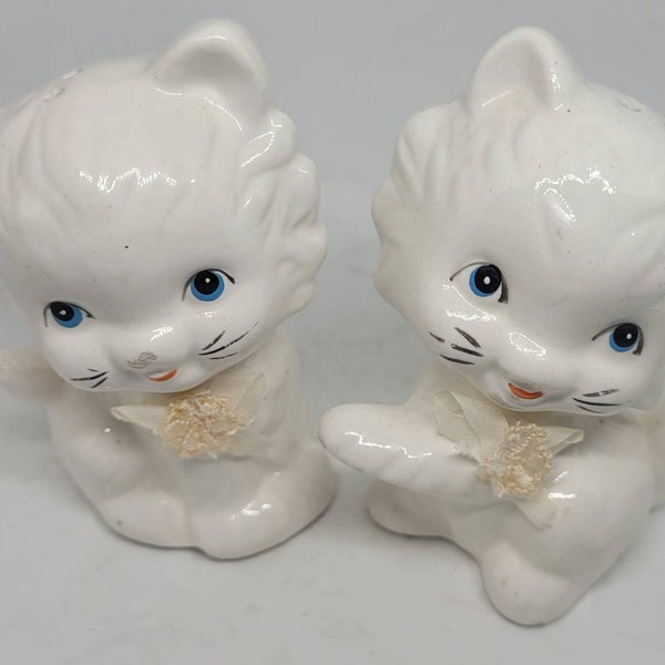 Vintage porcelain kittens salt & pepper shaker set, salt pepper shaker set, salt shakers, kittens, kitty, cats, vintage, serving kitchen