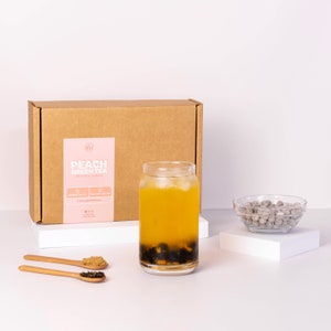 Peach Fruit Tea Bubble Tea Kit (No Reusable Cup) | 5 Servings | Peachy green tea with easy cook boba topping included