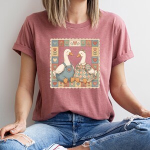 Thrifted Geese Sweatshirt,Vintage Grandma Geese,Cottagecore Folk Art Goose,Vintage 80s Goose Shirt,Funny Goose Tee,Retro Goose Graphic Shirt bild 5