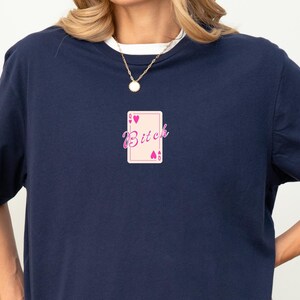 Camiseta con la carta de la reina perra/camiseta con gráfico divertido, regalo para ella, regalo del día de la madre, top de gran tamaño de moda, camiseta con frase perra, regalo divertido